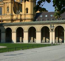 Hofgartenarkaden München - I